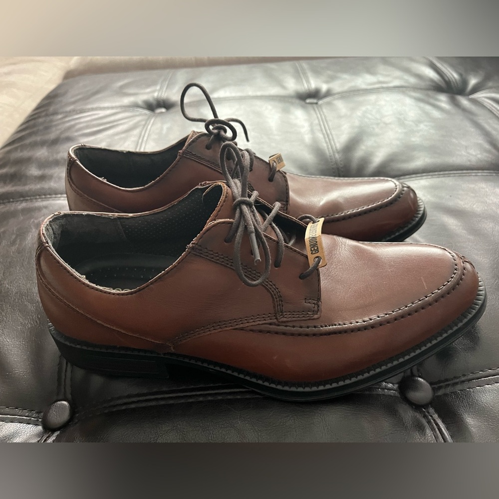 Docker’s men’s brown leather dress shoes